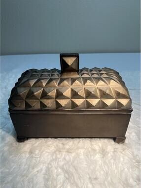 Carolyn Kinder Collection Prism Cuff Lidded Box